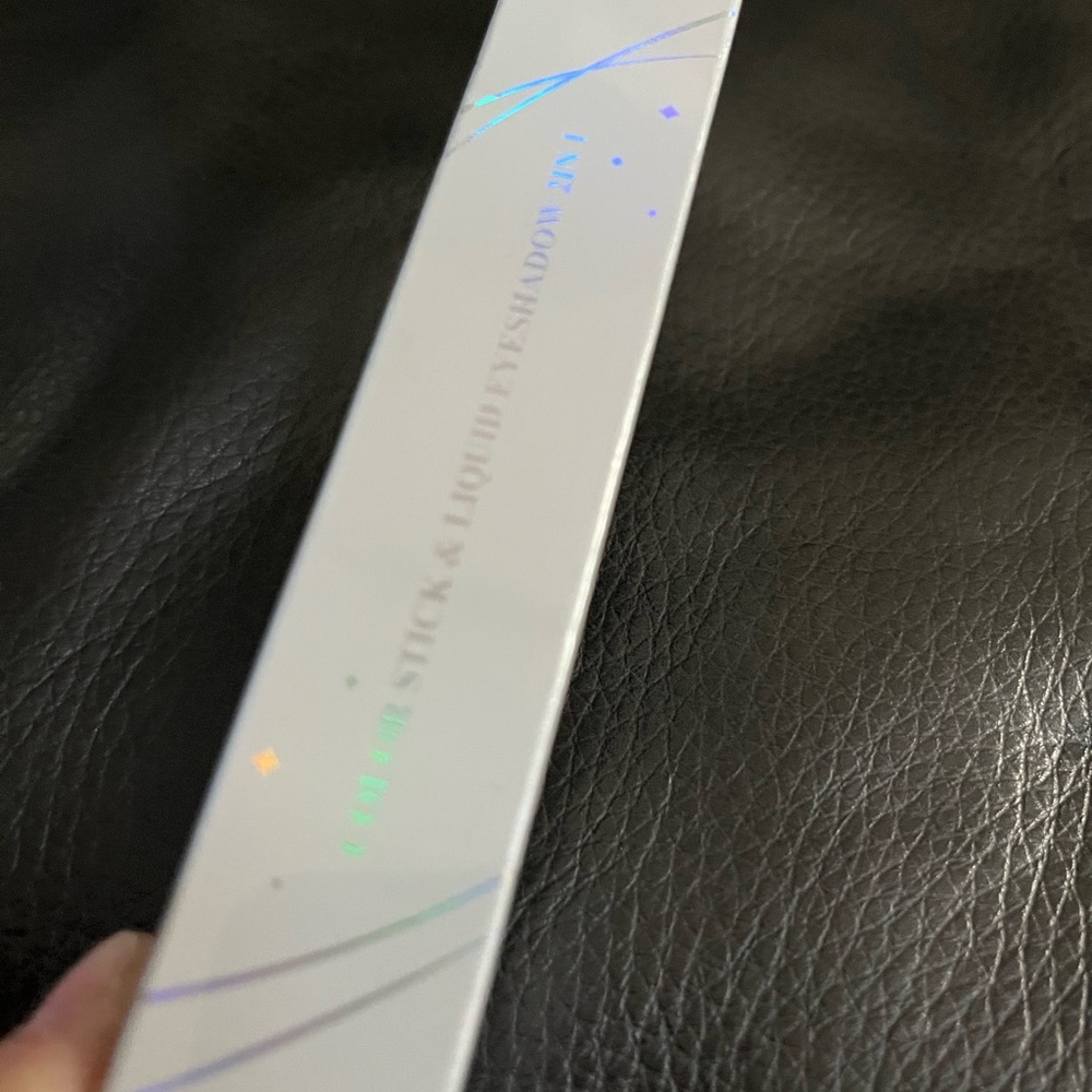 Liquid and cream eyeshadow